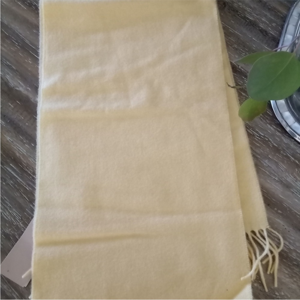 100% Wool Peck & Peck Yellow Scarf